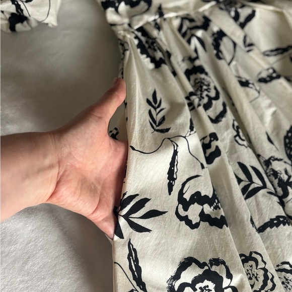 New Vestique Black and White Floral Mini Dress  Size S Casual Party Puff sleeves - Picture 13 of 15